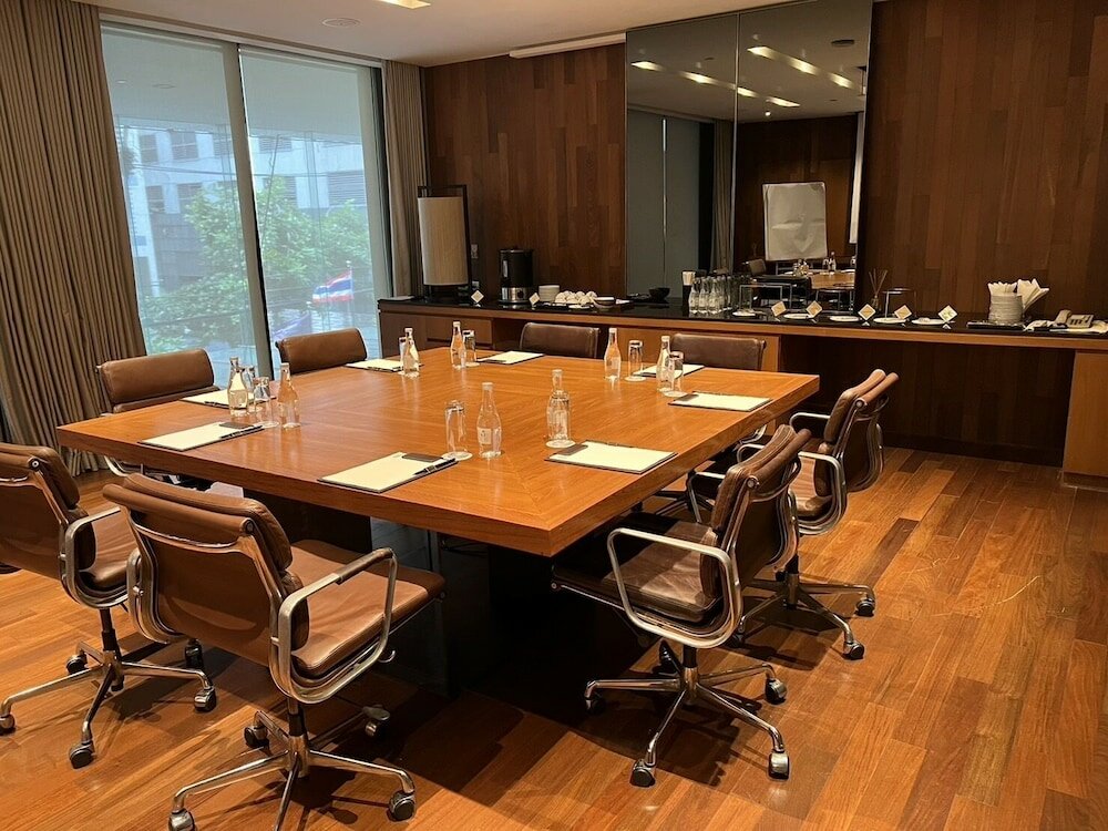 Фото Hansar Bangkok Hotel