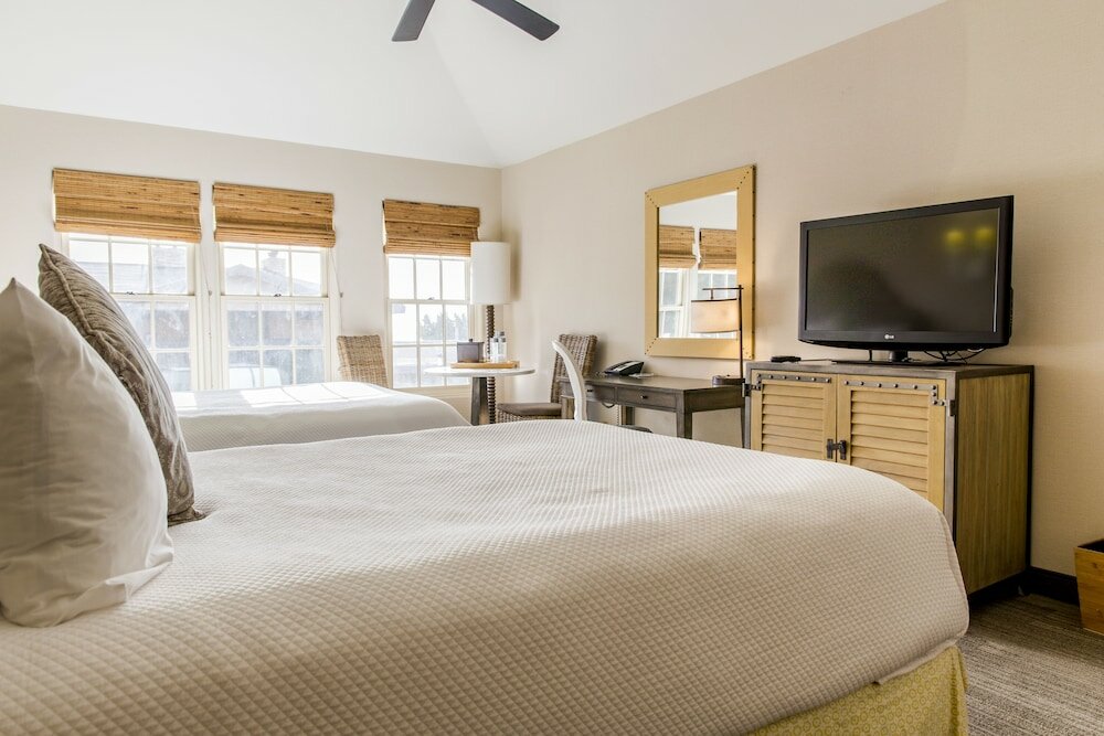 Фото Cottage Inn by The Sea