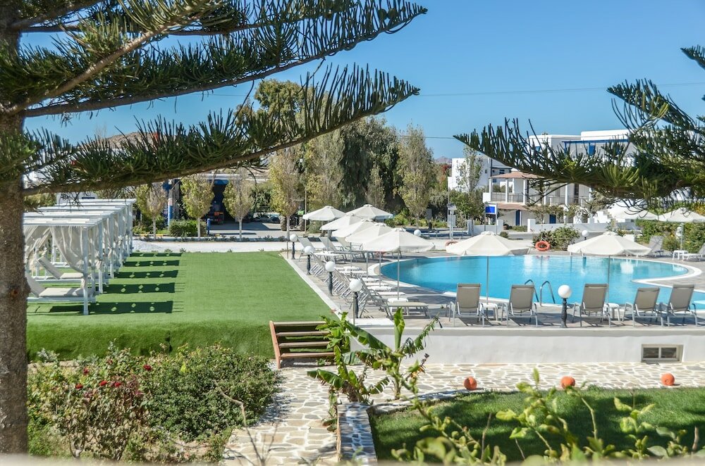 Фото Birikos Hotel & Suites