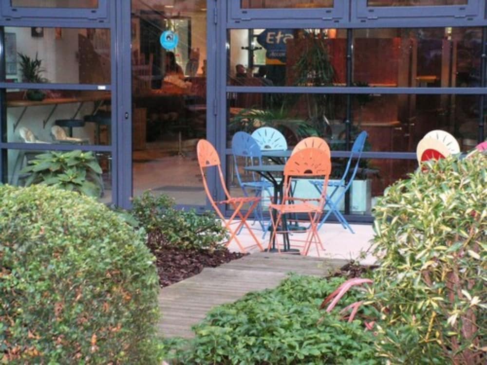 Фото Greet Hotel Paris porte de la Chapelle Aréna