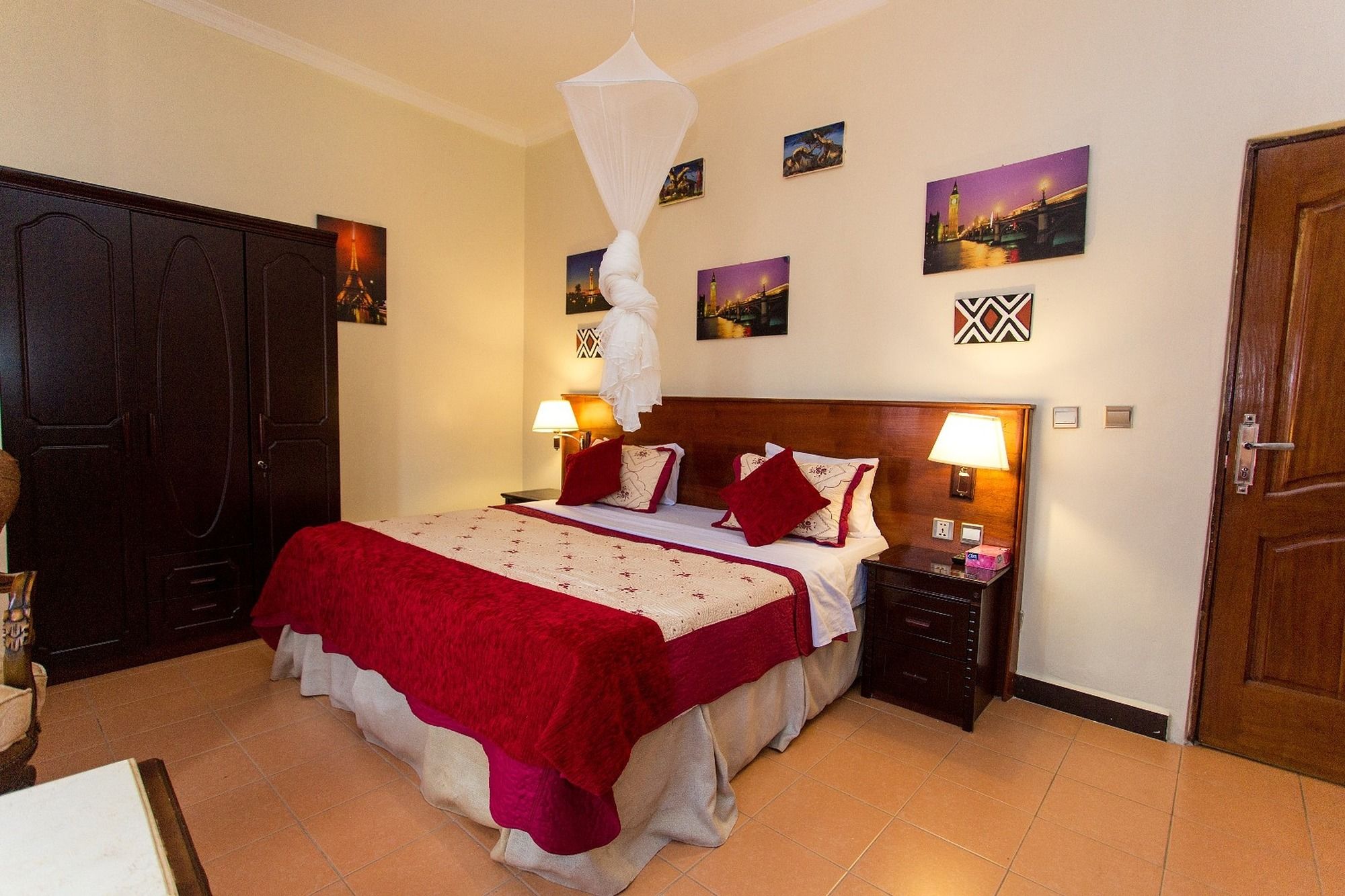 Фото N G Residence