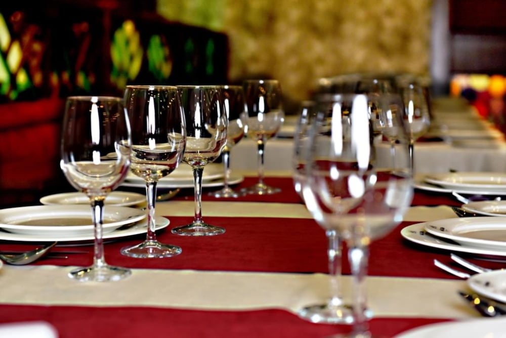 Фото Macara Sheki City Hotel