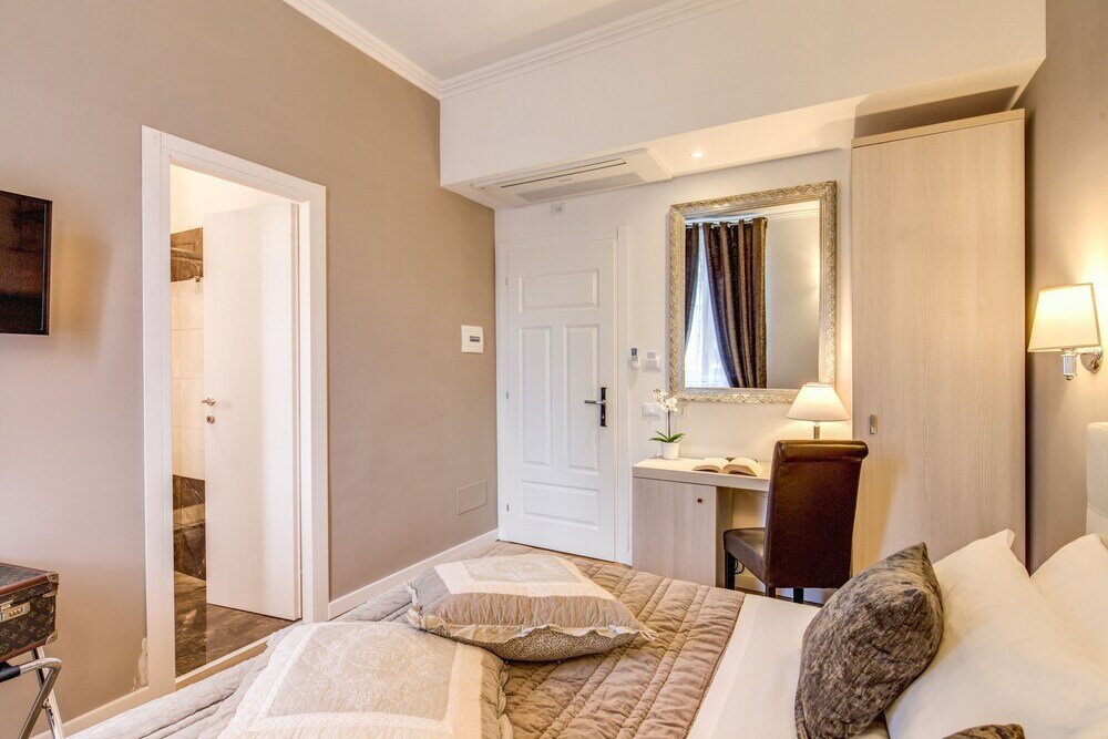 Фото The Bridge Suites