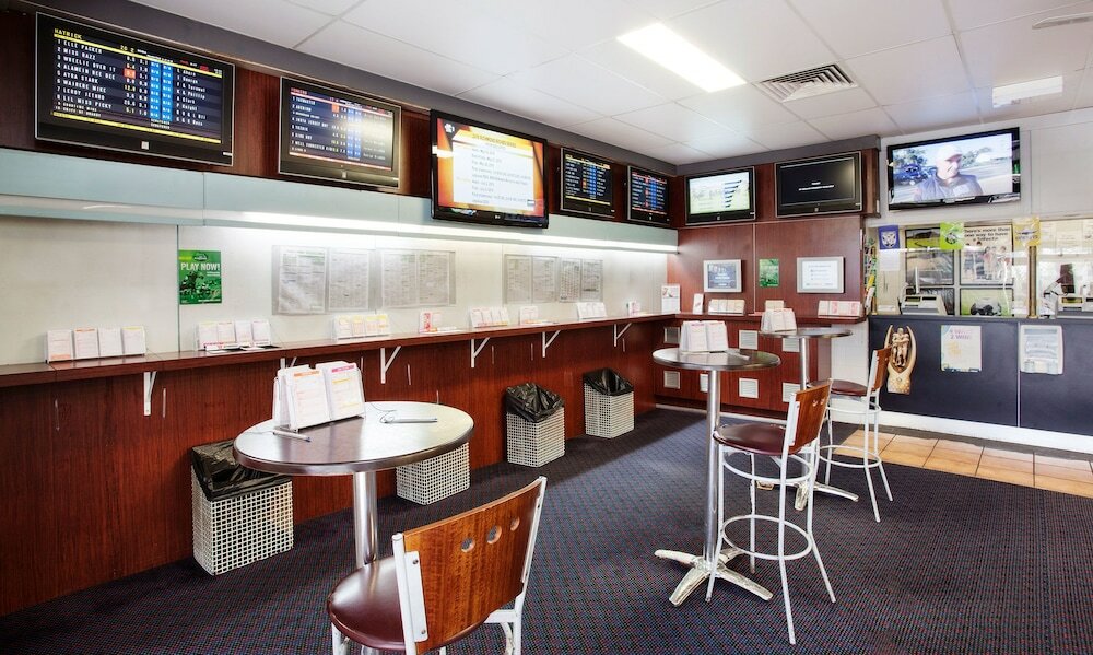 Фото Upper Ross Hotel