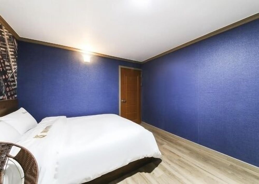 Фото Happy Q Motel