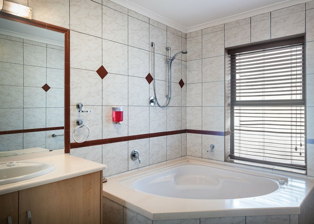 Фото Woodbridge Lodge