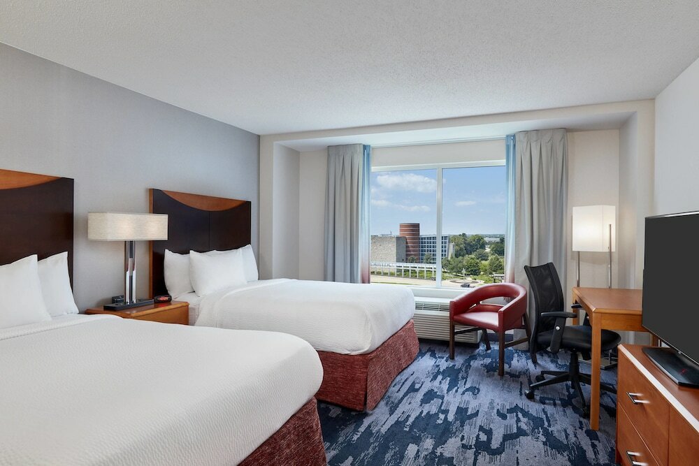 Фото Fairfield Inn & Suites by Marriott Indianapolis Downtown