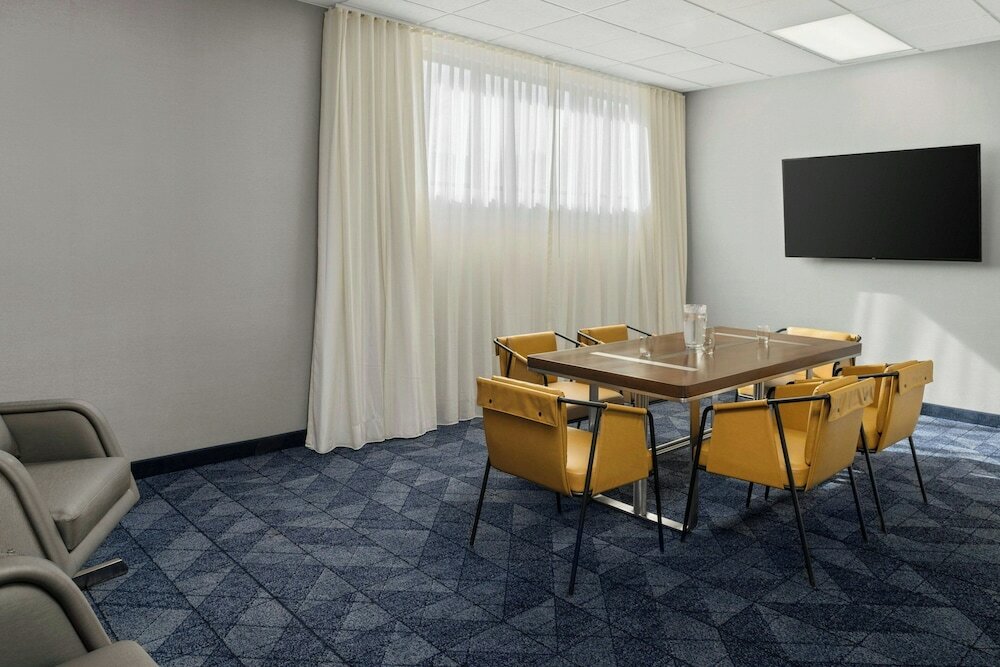 Фото Courtyard by Marriott Downtown Boise