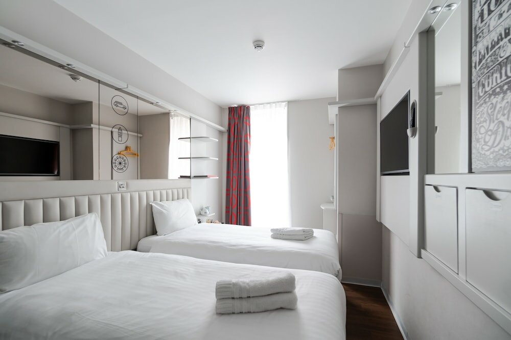 Фото Point A Hotel London Liverpool Street