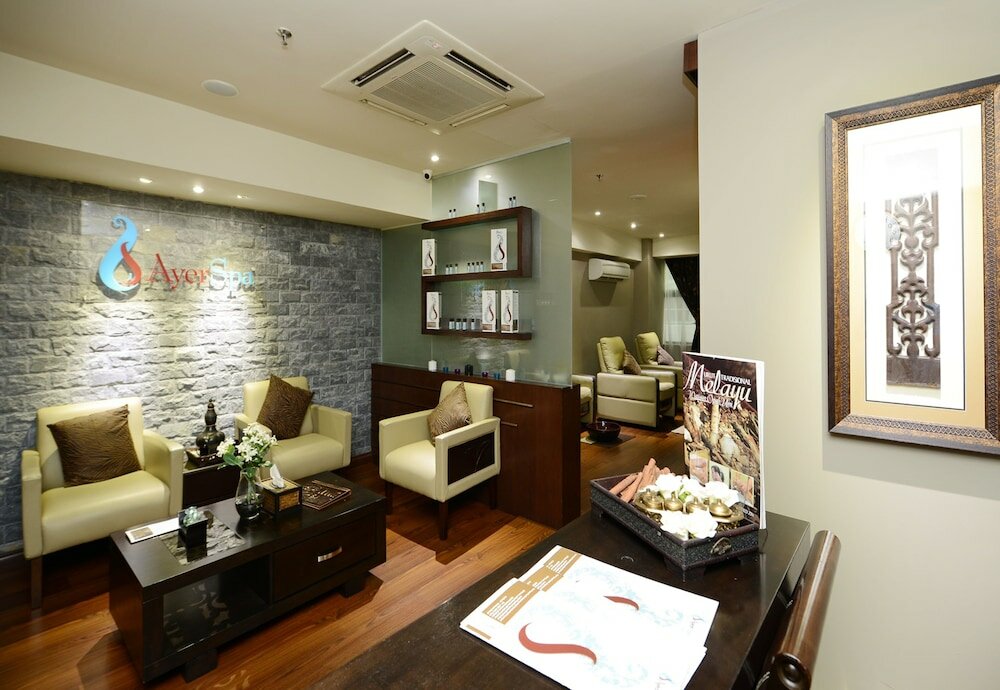 Фото Pacific Regency Hotel Suites