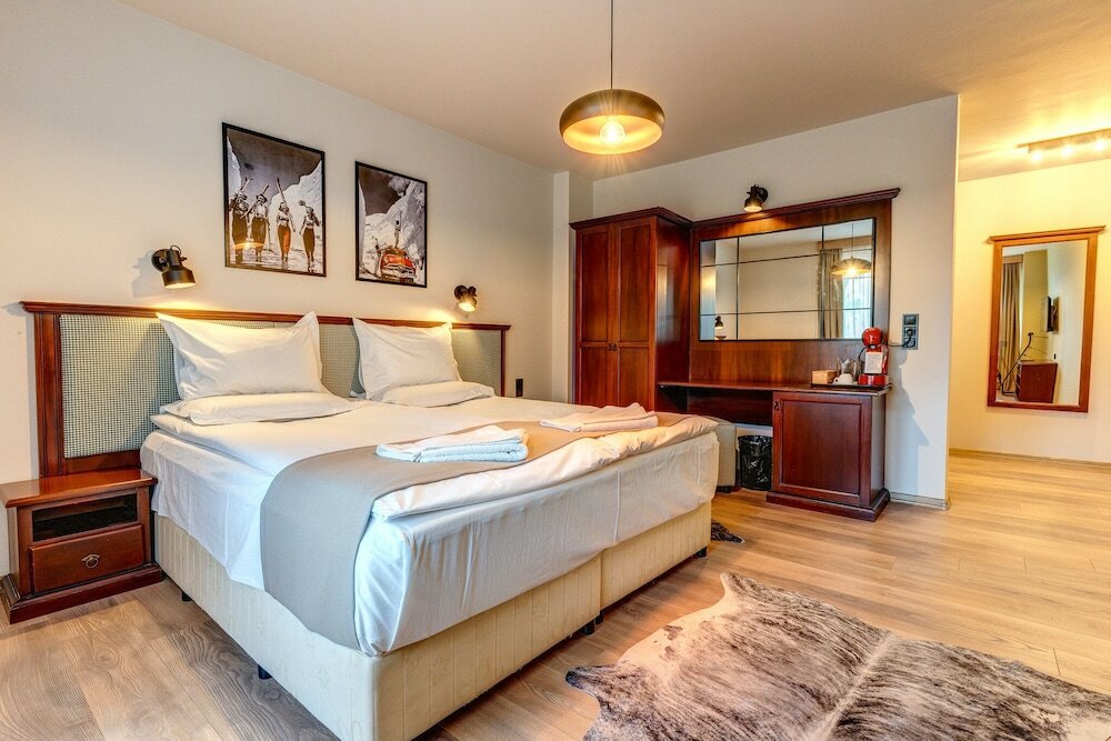 Фото Mountain Lake Hotel