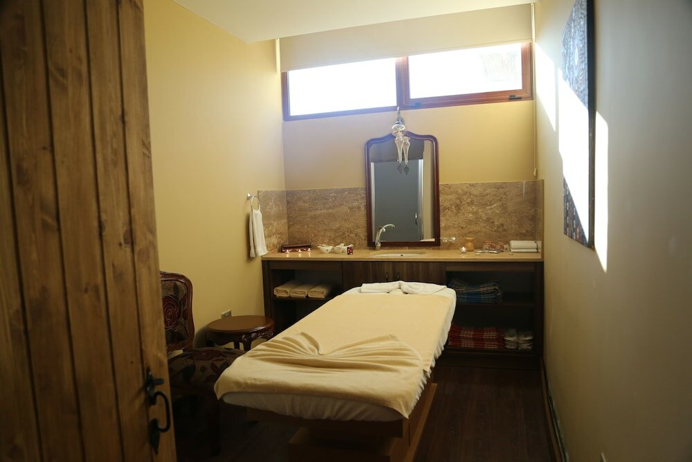 Фото Отель Le Chateau Lambousa