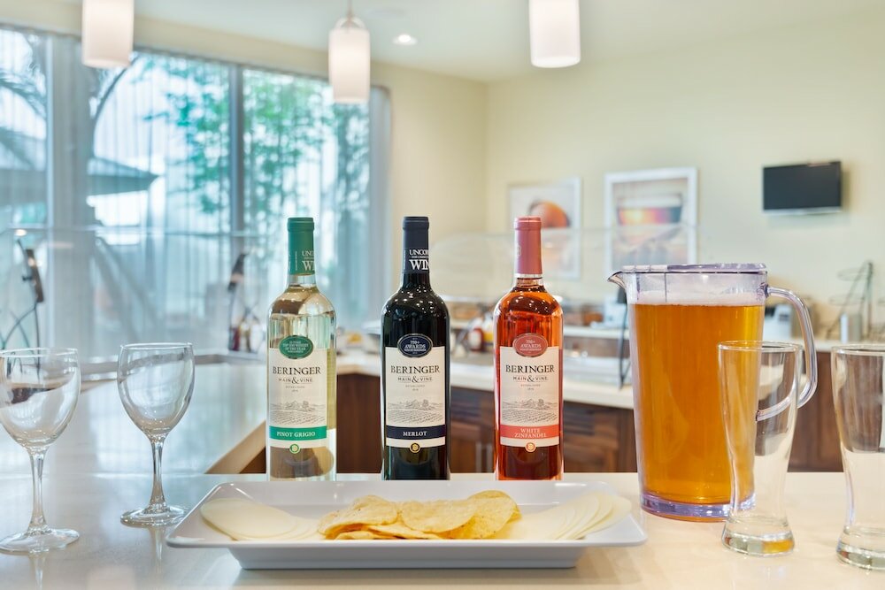 Фото Staybridge Suites Miami International Airport, an Ihg Hotel