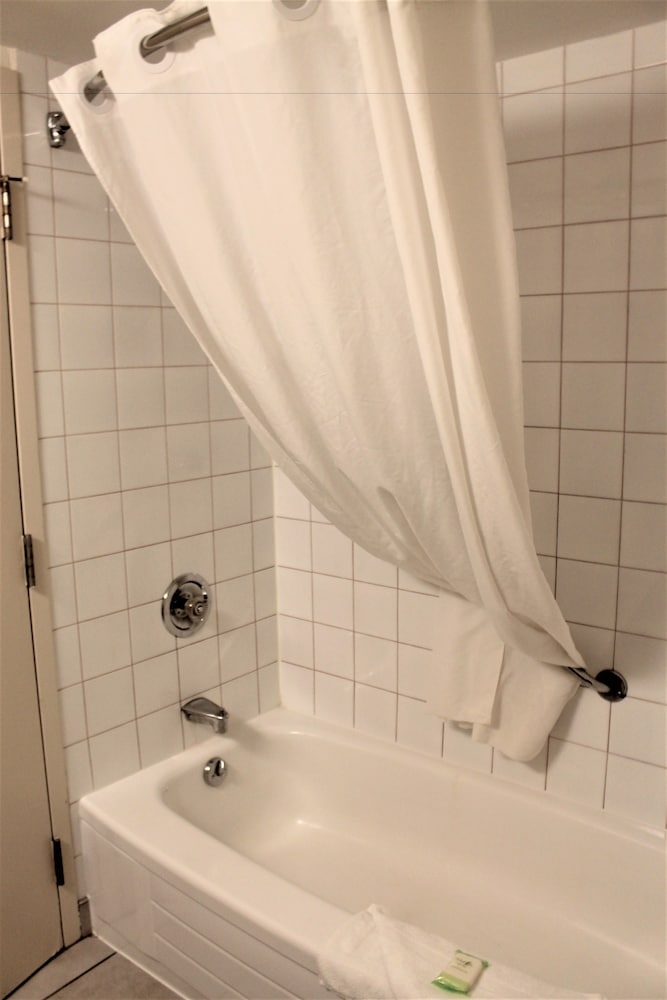 Фото Charlottetown Inn & Conference Centre