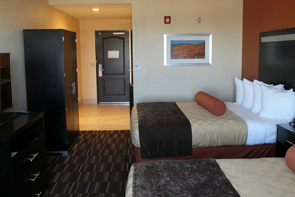 Фото Best Western Plus Desert Poppy Inn