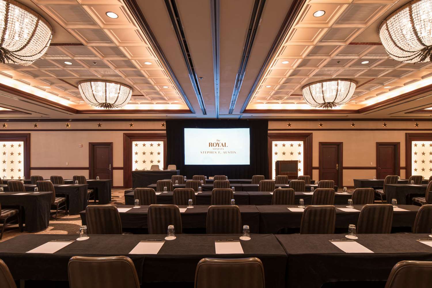 Фото The Stephen F Austin Royal Sonesta Hotel