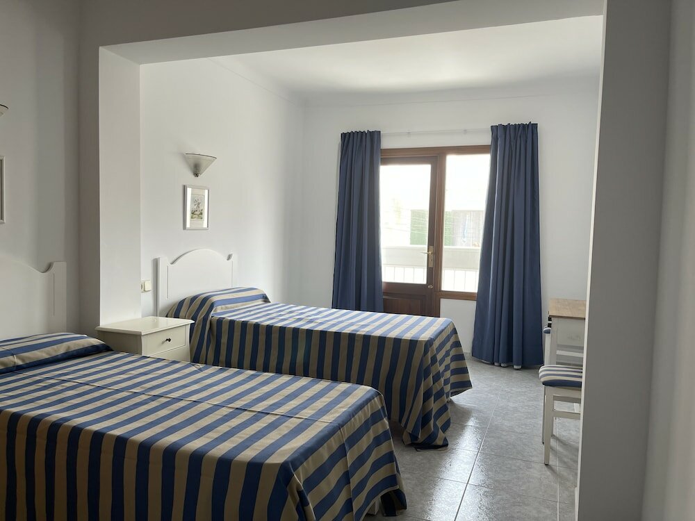 Фото Hostal Can Gallu