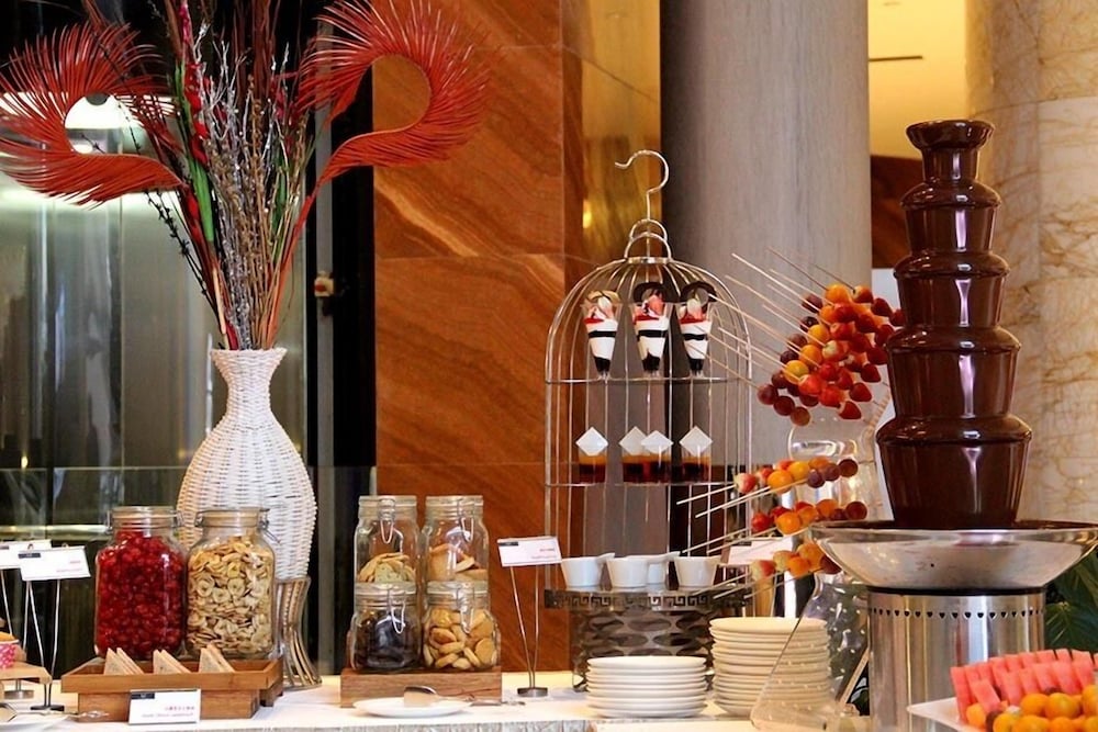 Фото Universal Hotel Urumqi