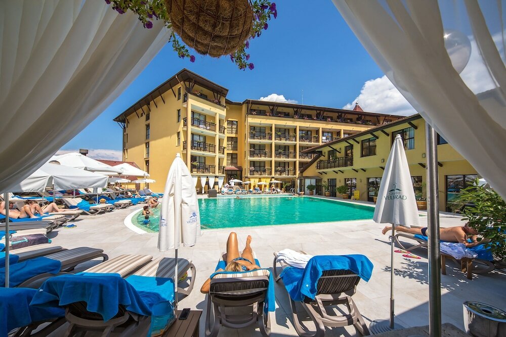 Фото отеля 2