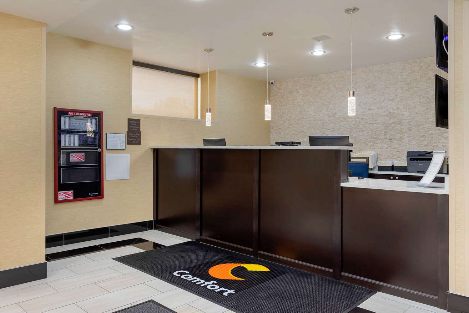 Фото Comfort Inn & Suites near Jfk Air Train