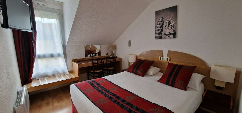 Фото Kyriad Direct Arpajon