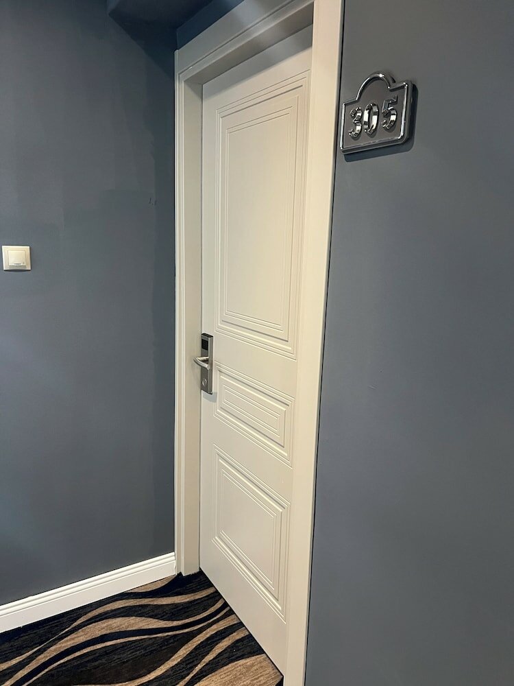 Фото Lighthouse Hotel