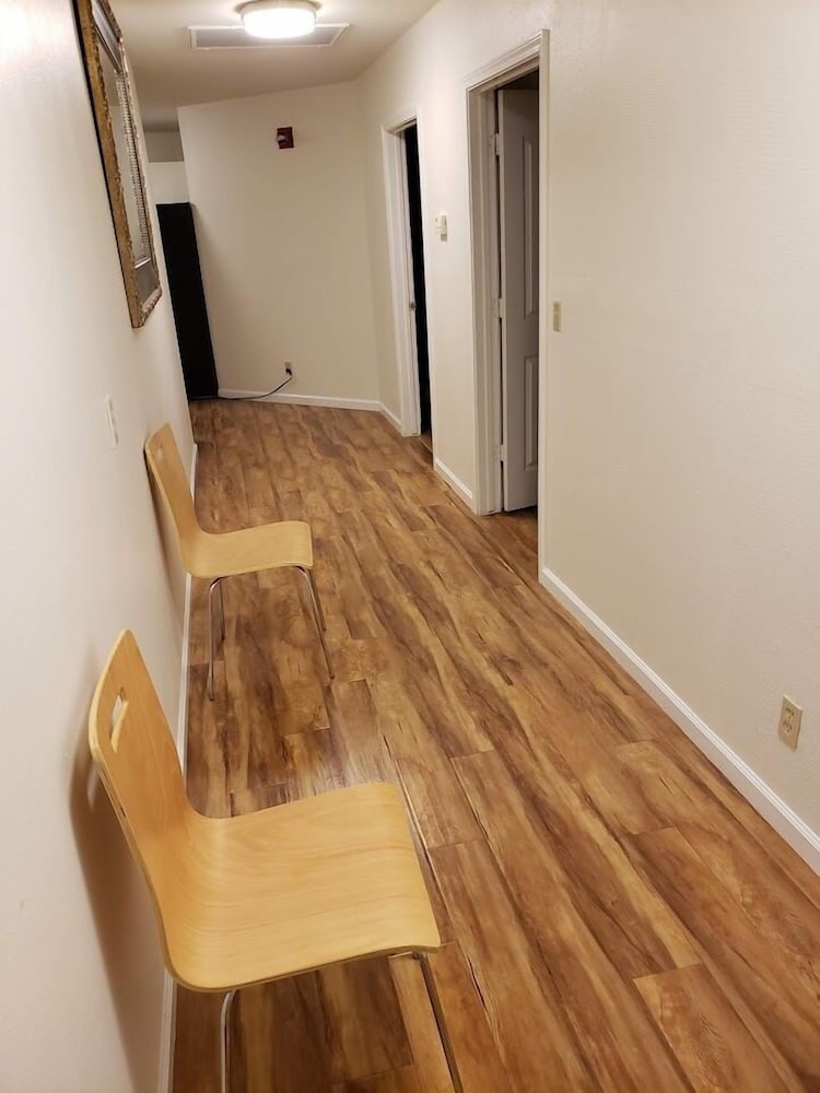 Фото Yosemite Embassy