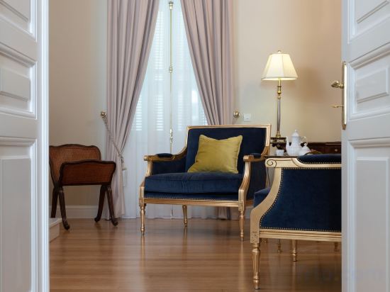 Фото Noble Suites