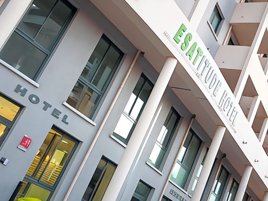 Фото отеля 2