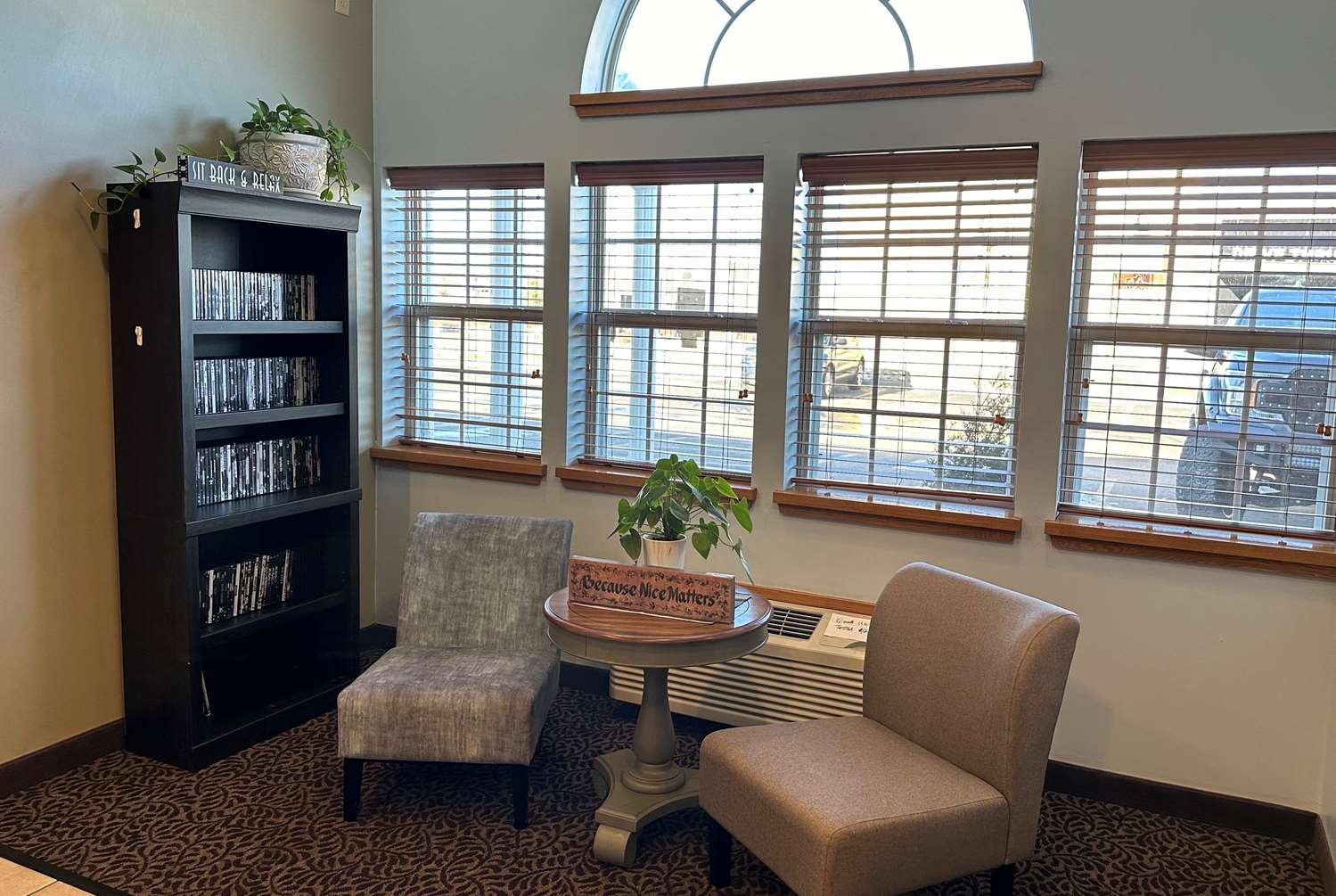 Фото Microtel Inn & Suites by Wyndham Tomah