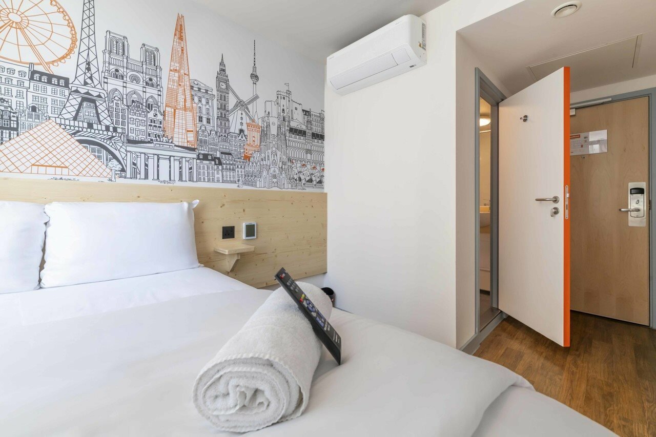 Фото EasyHotel London Croydon