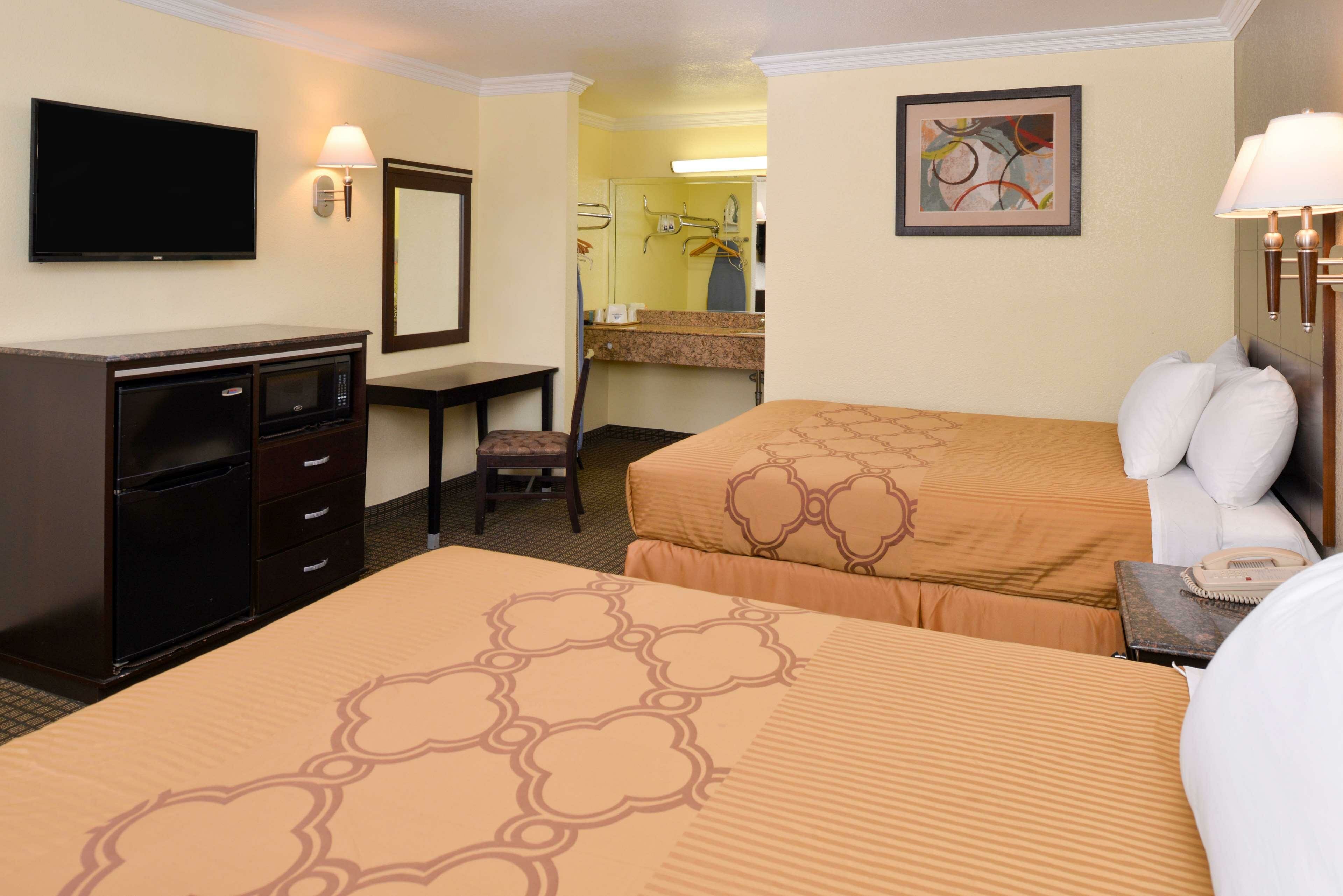 Фото Americas Best Value Inn Rialto