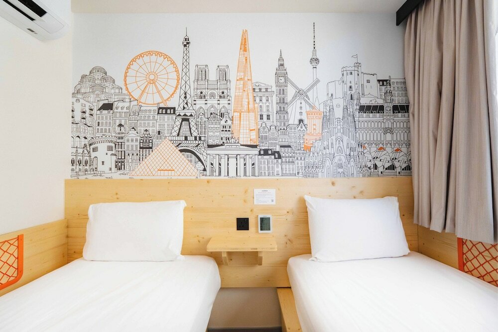 Фото EasyHotel London Croydon