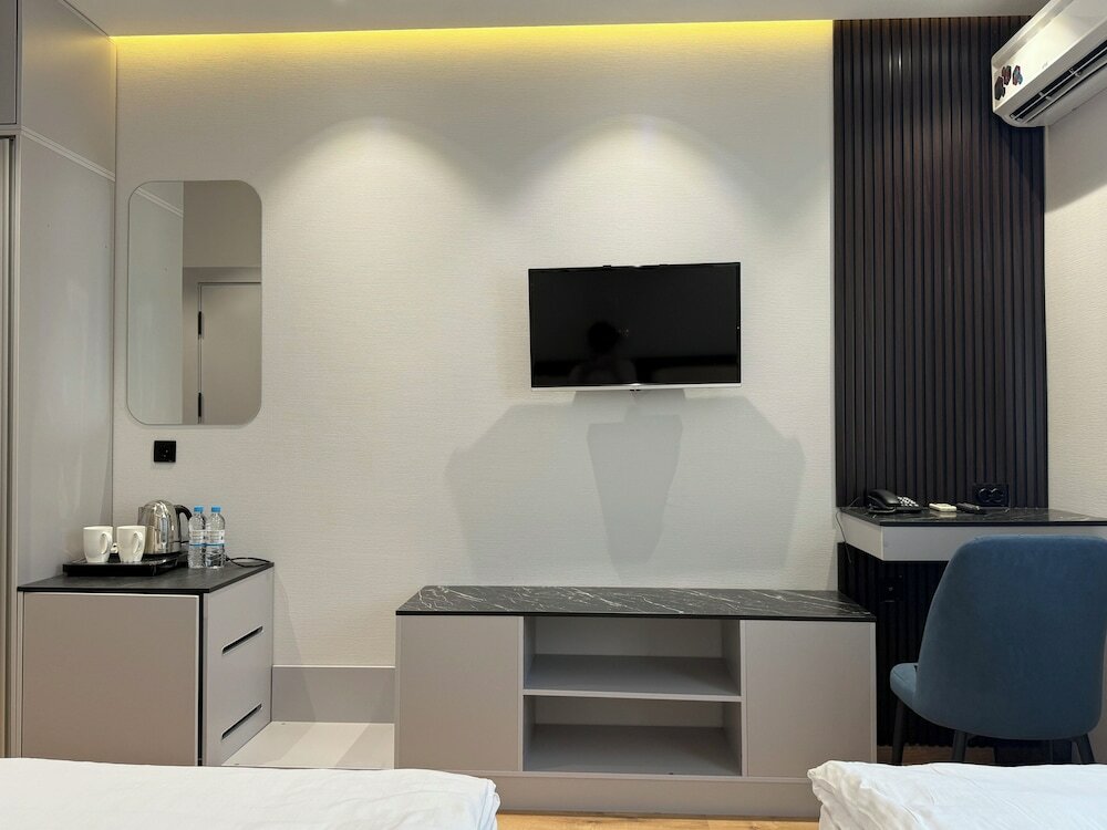 Фото Karim Parkside Hotel