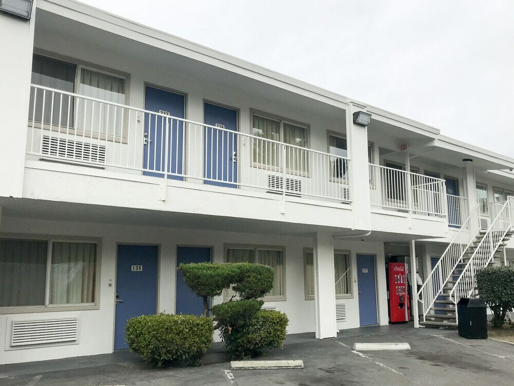 Фото Motel 6 Concord Ca
