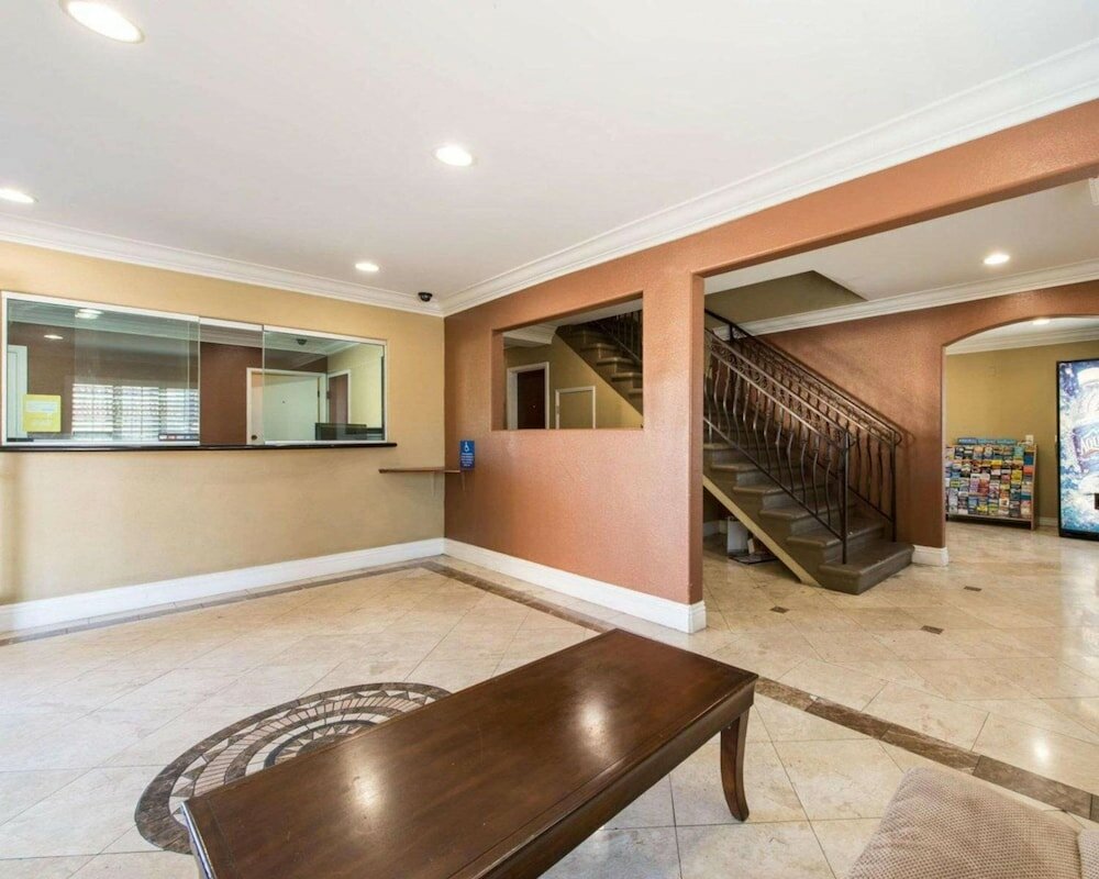 Фото Santa Fe Inn Los Angeles