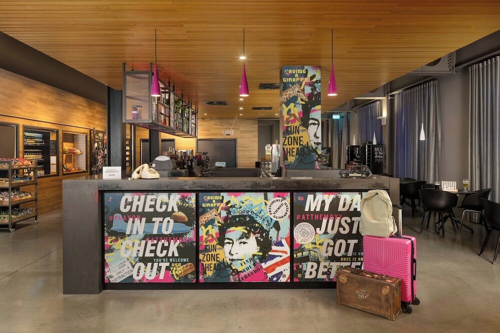 Фото Moxy London Excel