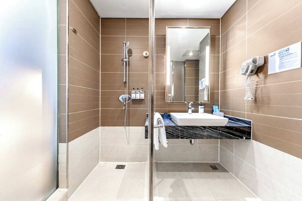 Фото Holiday Inn Express Chongqing Guanyinqiao