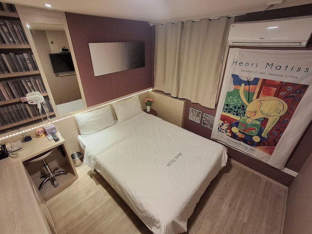 Фото Shine Hotel