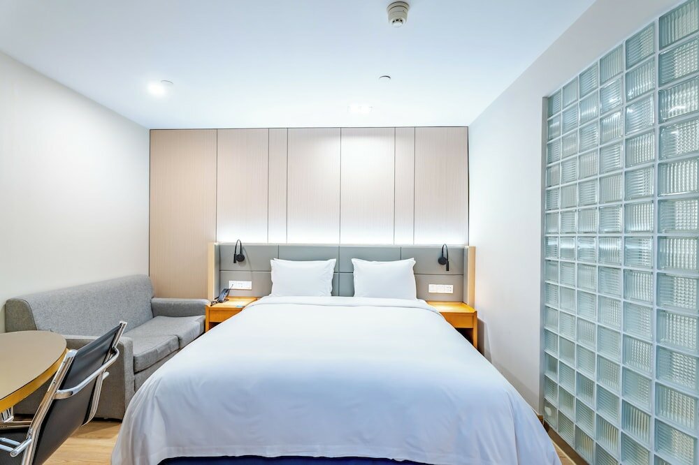 Фото Holiday Inn Express Shanghai Jinqiao Central, an Ihg Hotel