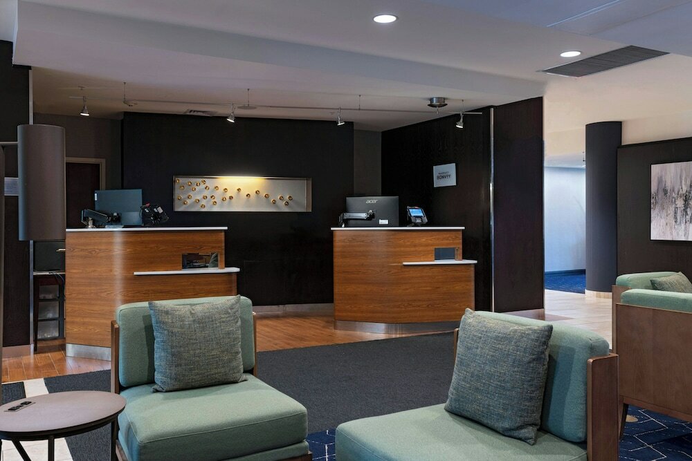 Фото Courtyard Marriott Aksarben Village