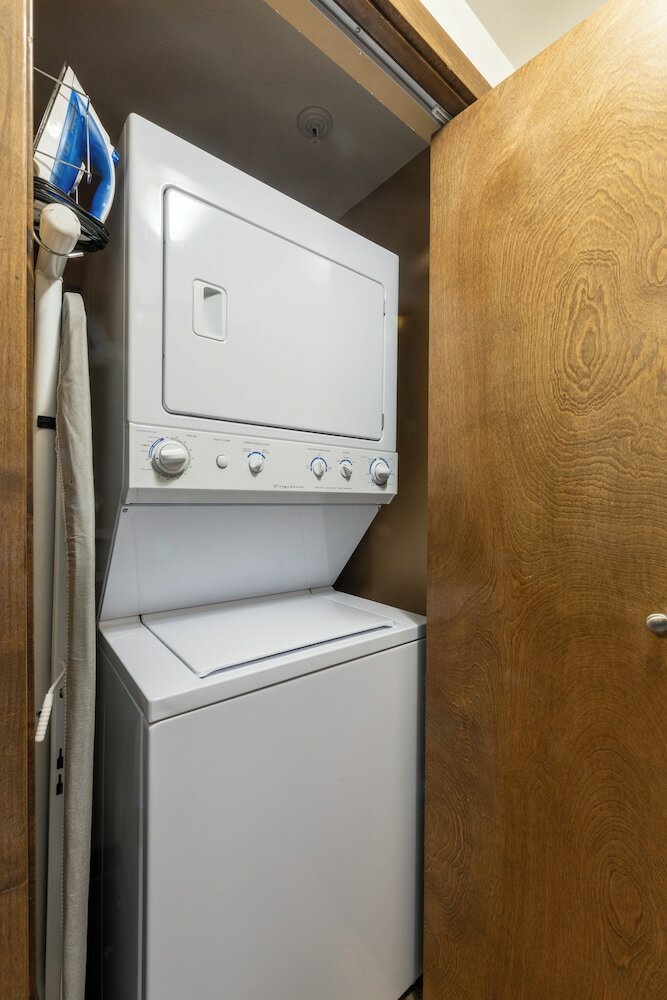 Фото Glacier Mountaineer Lodge