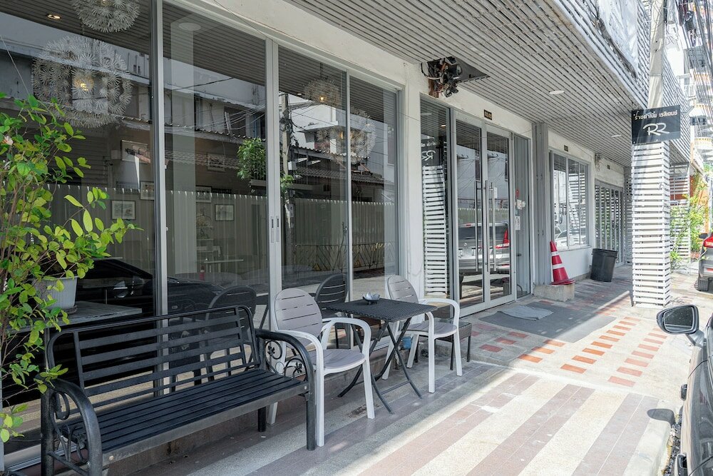 Фото Ratchadamnoen Residence