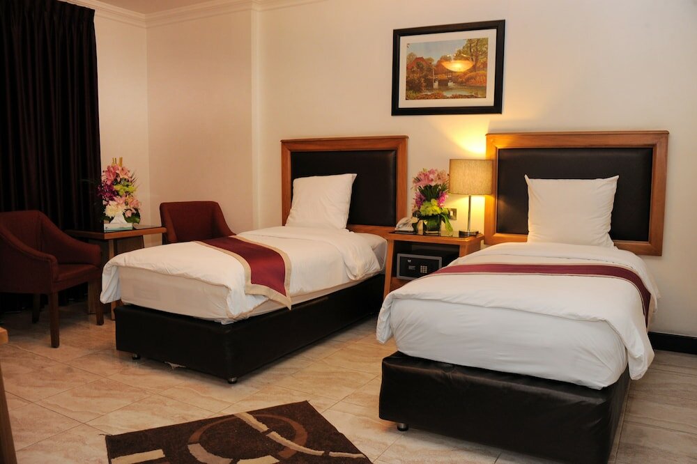 Фото Raed Hotel Suites