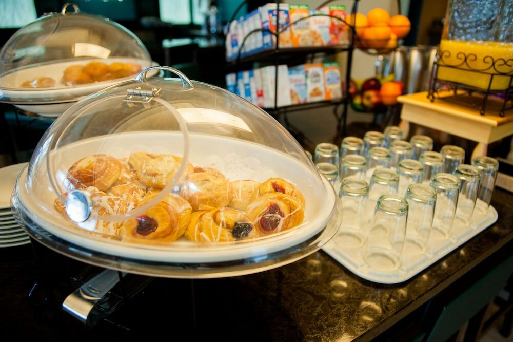Фото Hilton Garden Inn Rockaway
