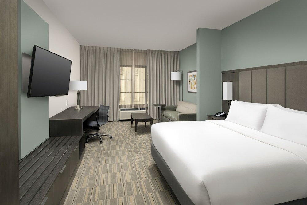 Фото Holiday Inn Express Pensacola Downtown, an Ihg Hotel