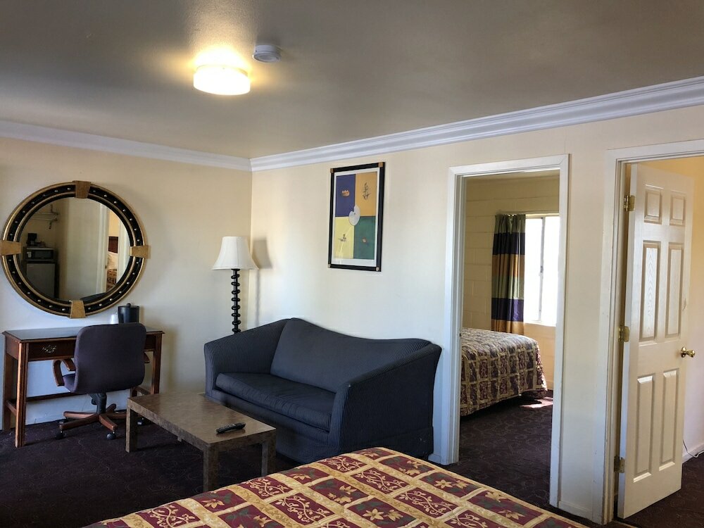 Фото Lamplighter Motel