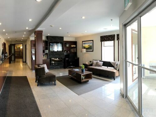 Внешний вид отеля Super 8 by Wyndham Brandon Mb в Брендоне, фото 5