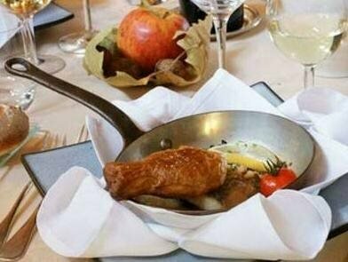 Гостиница Logis Hostellerie des Ducs в Марманде