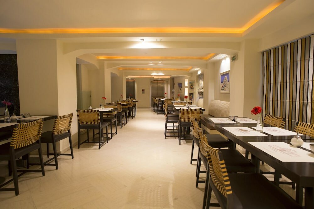 The Tobacco Hotel - 11